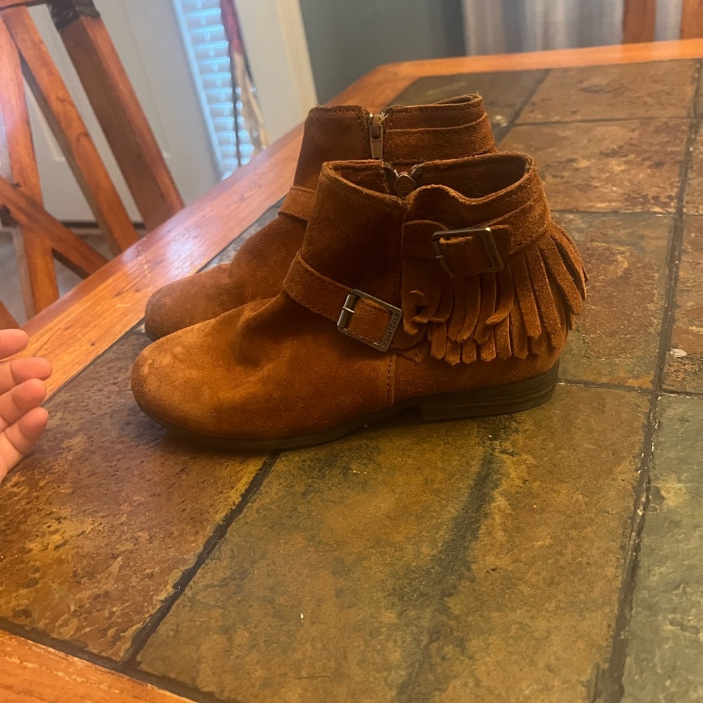 Minnetonka Tan Fringe Kids Boots